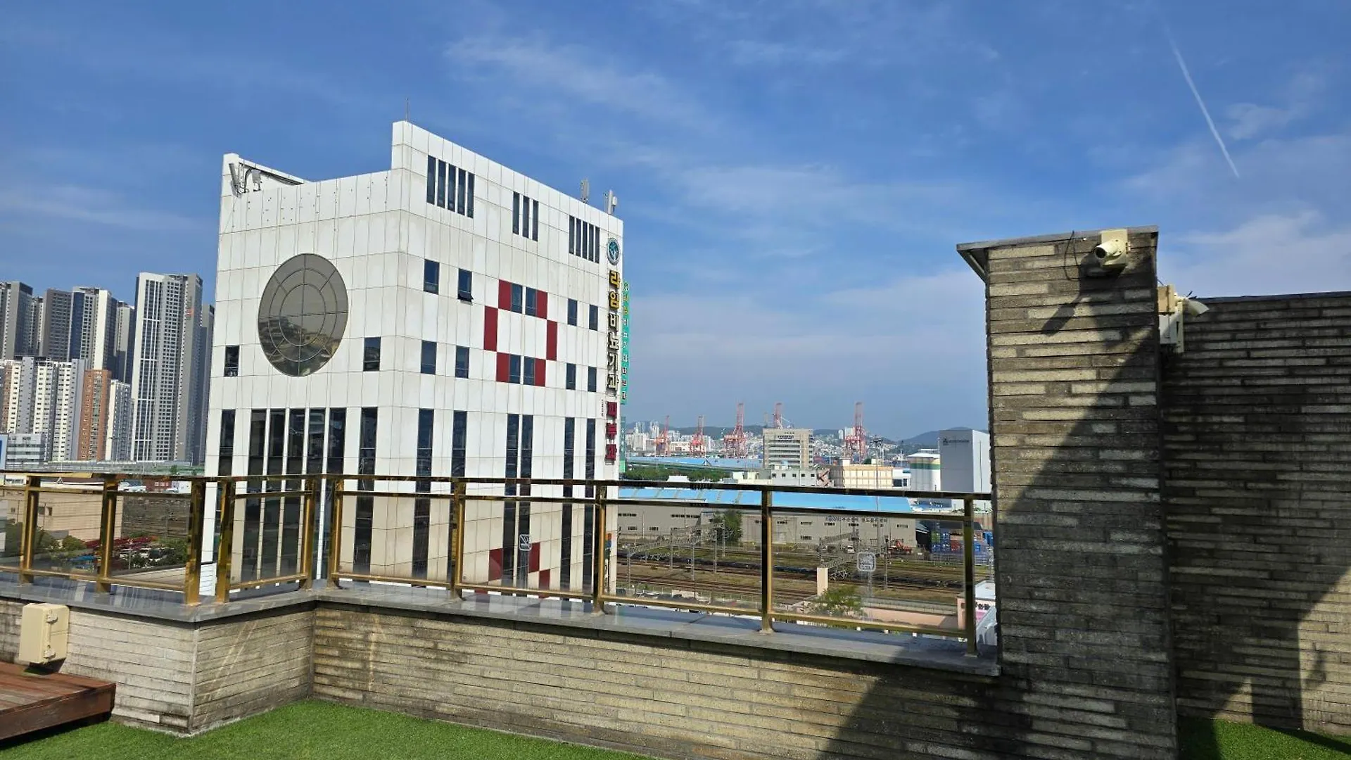 Brown Dot Hotel Busanjin Station