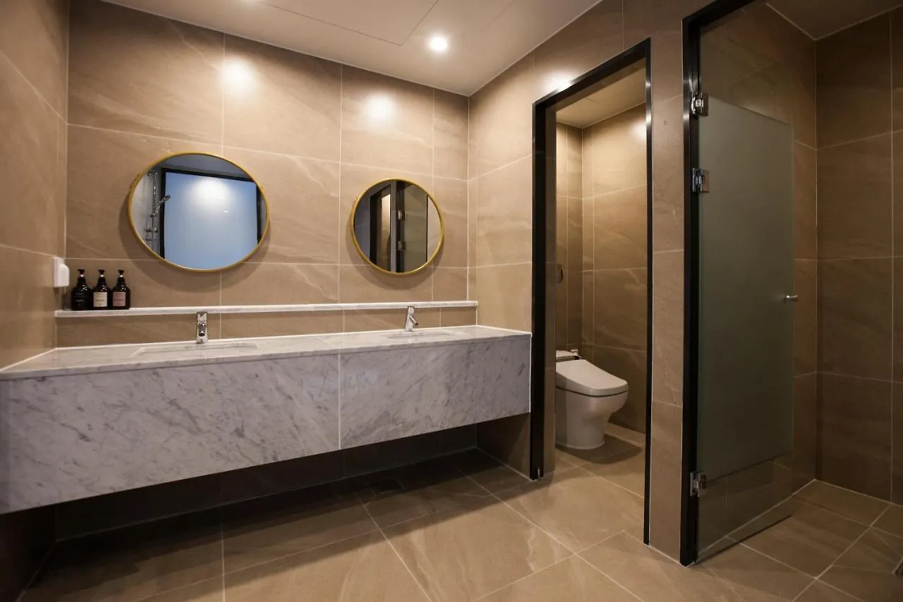 Brown Dot Hotel Busanjin Station